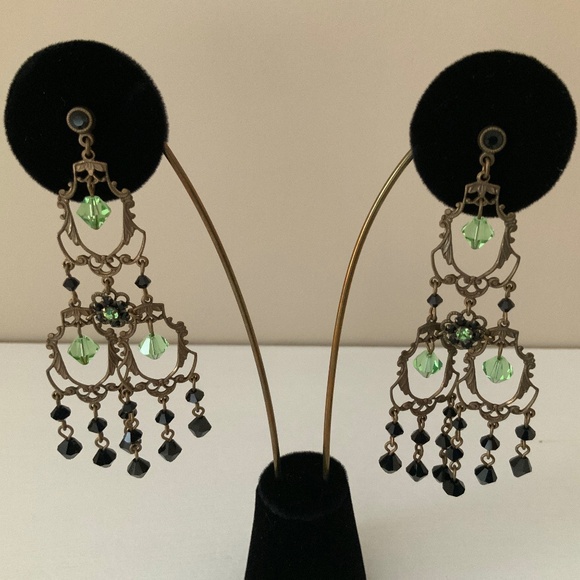 Liz Palacios earrings ( made with Swarovski crystals) - Picture 3 of 4